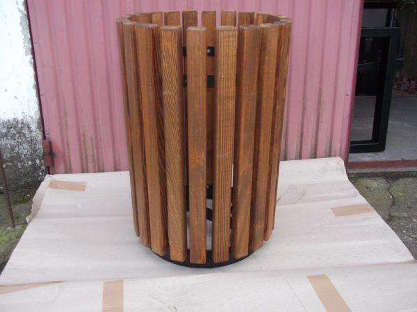 Abfallbehälter aus Stahl und Holz no. 10 - tiefe-des-abfallbehalters: 44cm