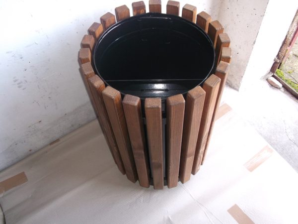 Abfallbehälter aus Stahl und Holz no. 10 - Befestigungsart: freistehend