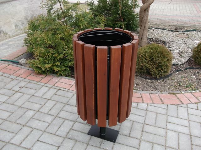 Abfallbehälter aus Stahl und Holz. no.13 - gesamthohe: 60cm