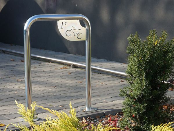 Anlehnbügel Fahrradständer U-15 oval mit Schild „Parkplatz” - Parken: zweiseitig