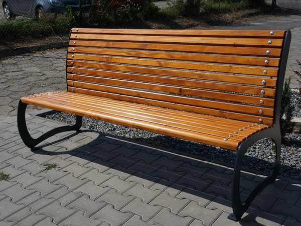 Sitzbank aus Holz 22 - gesamthohe: 92 cm